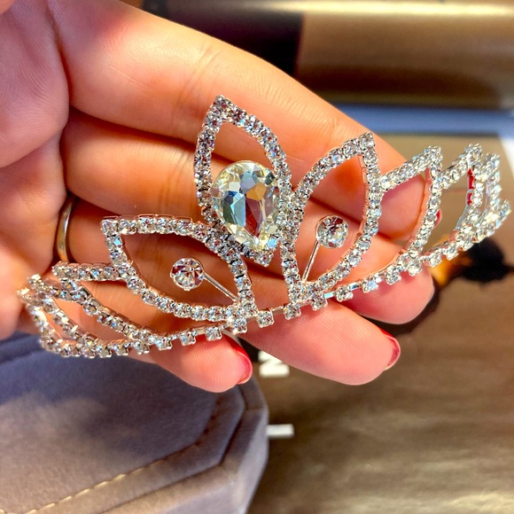 Crystal Wedding Crown Princess Headband Bridal Tiara - Picture 4 of 5